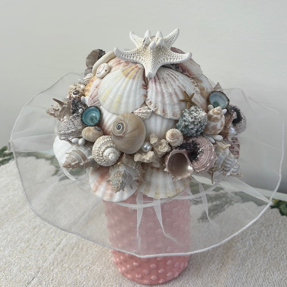 Elegant Seashell Bouquet with Starfish Accent